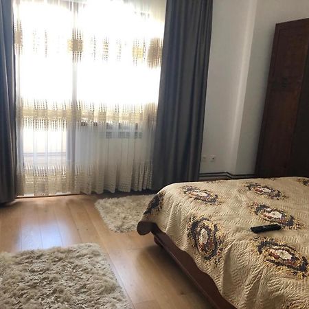 Peninsula Apartment, Constanta Exterior photo