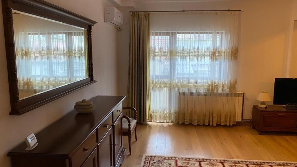 Peninsula Apartment, Constanta Exterior photo